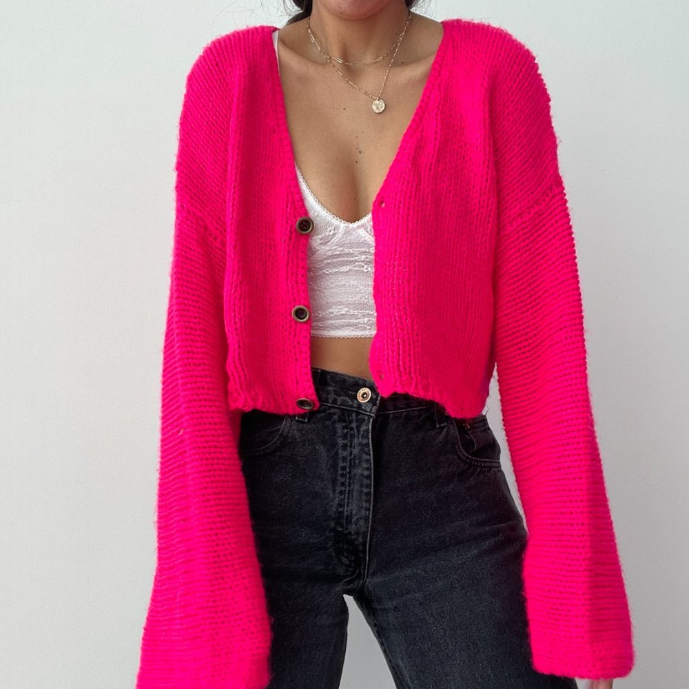 NWT Forever 21 pink cropped v neck button down cardigan sweater - Picture 1 of 10